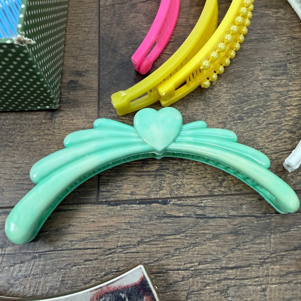 Vintage 1980s Hair Accessories Banana Clips Barrettes Combs - Picture 6 of 16